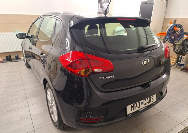 Kia Ceed cena 44900 przebieg: 117000, rok produkcji 2017 z Myślibórz małe 667